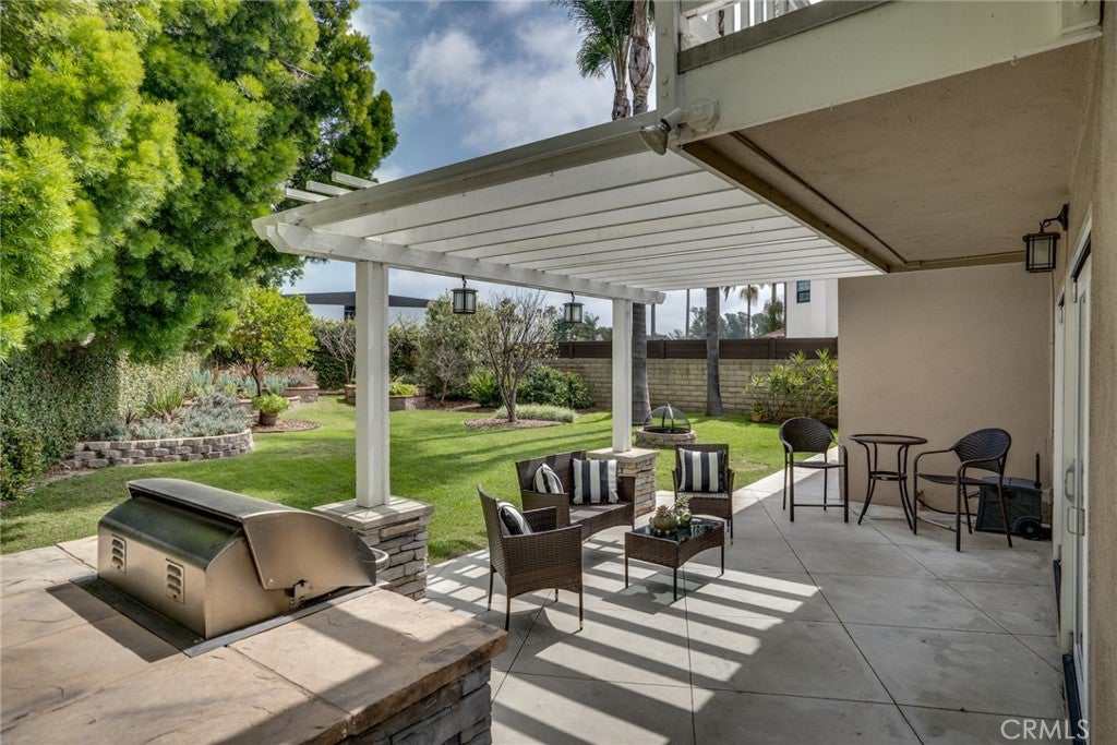 Huntington Beach, California, 92647, United States, 4 Bedrooms Bedrooms, ,3 BathroomsBathrooms,Residential,Active,2030516