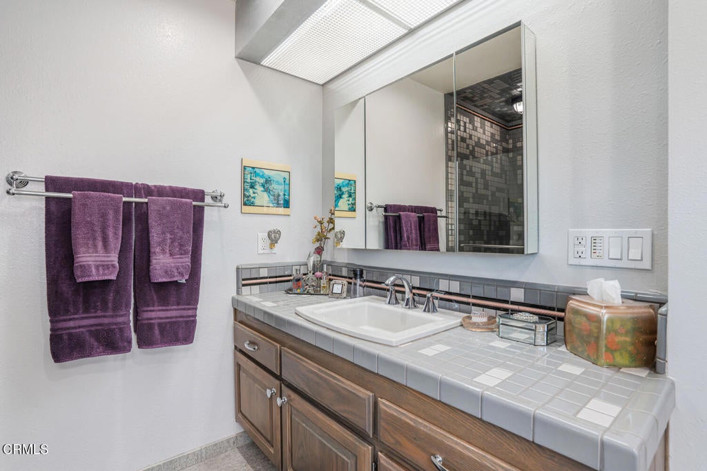 Oxnard, California, 93035, United States, 5 Bedrooms Bedrooms, ,4 BathroomsBathrooms,Residential,Active,1899886