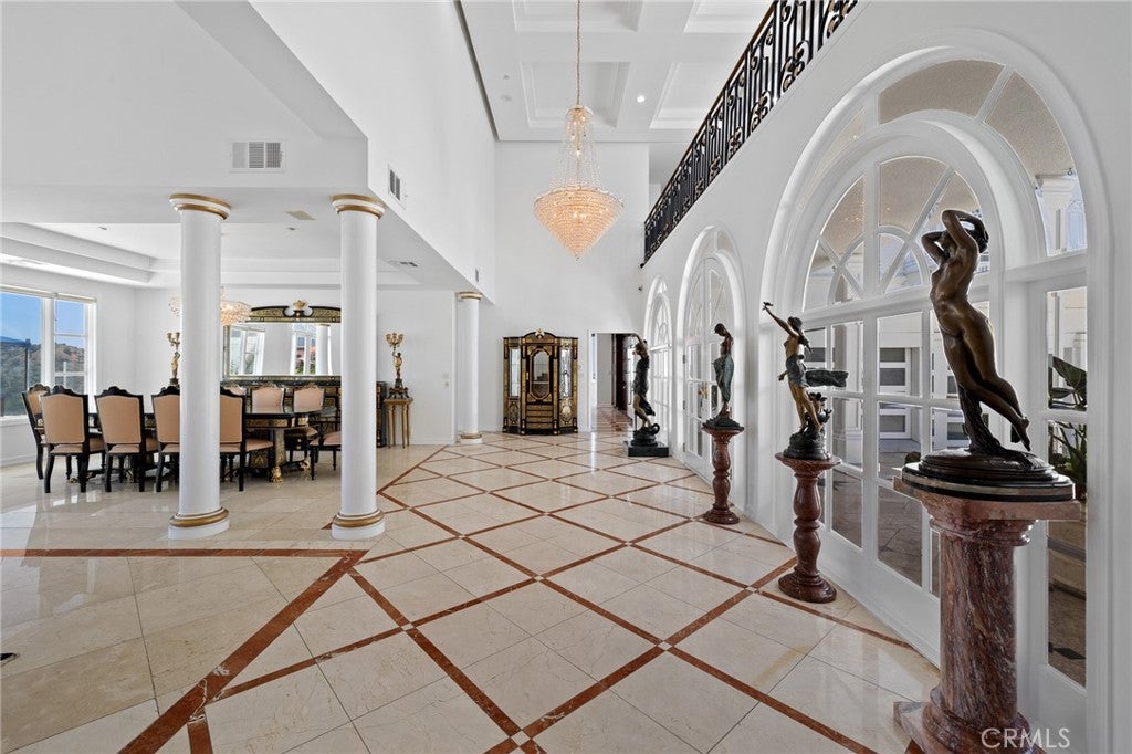 Glendale, California, 91206, United States, 5 Bedrooms Bedrooms, ,6 BathroomsBathrooms,Residential,Active,1941392