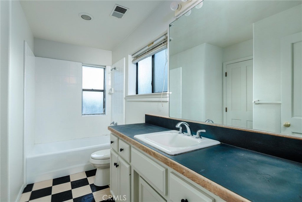 Paso Robles, California, 93446, United States, 4 Bedrooms Bedrooms, ,3 BathroomsBathrooms,Residential,Active,2006900