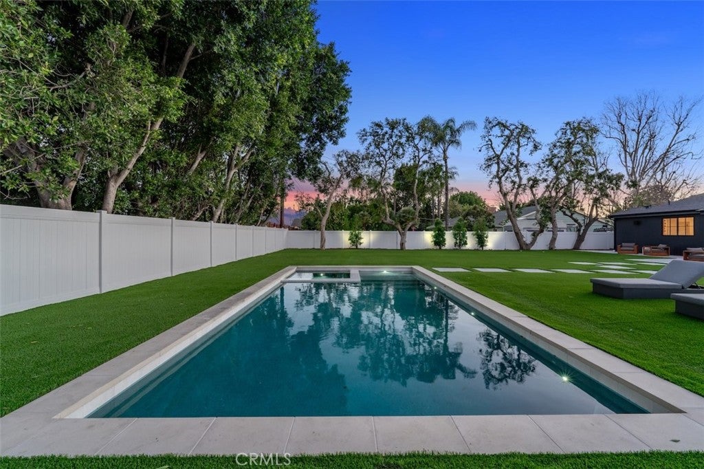 Northridge, California, 91325, United States, 4 Bedrooms Bedrooms, ,4 BathroomsBathrooms,Residential,Active,2030583