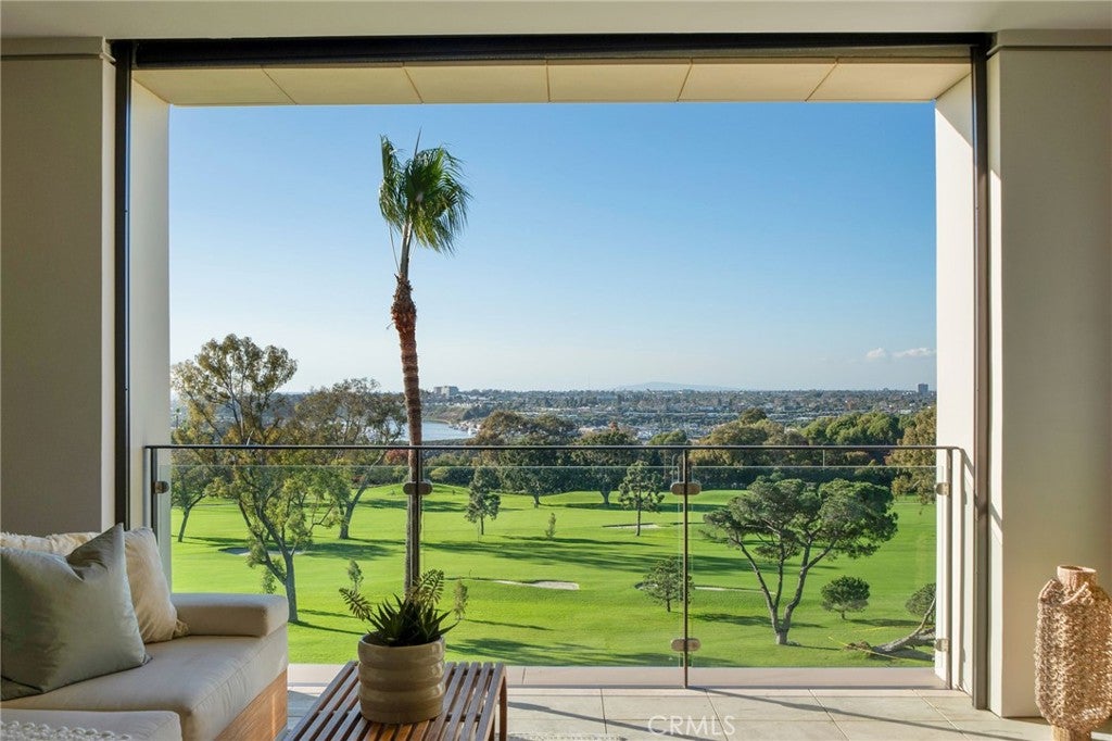 Newport Beach, California, 92660, United States, 2 Bedrooms Bedrooms, ,3 BathroomsBathrooms,Residential,Active,2009419