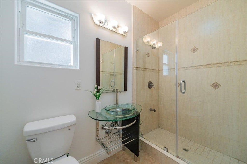 Pasadena, California, 91107, United States, 6 Bedrooms Bedrooms, ,5 BathroomsBathrooms,Residential,Active,1914920