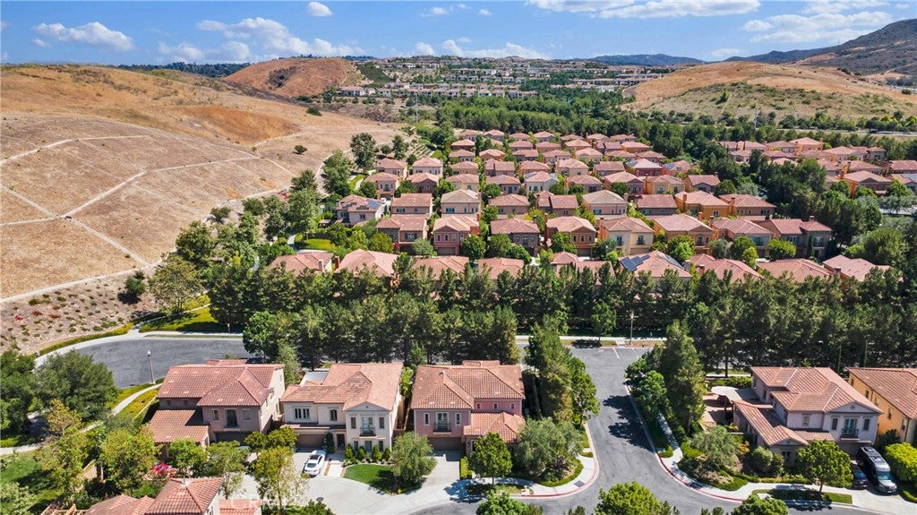 Irvine, California, 92618, United States, 4 Bedrooms Bedrooms, ,4 BathroomsBathrooms,Residential,Active,1894158