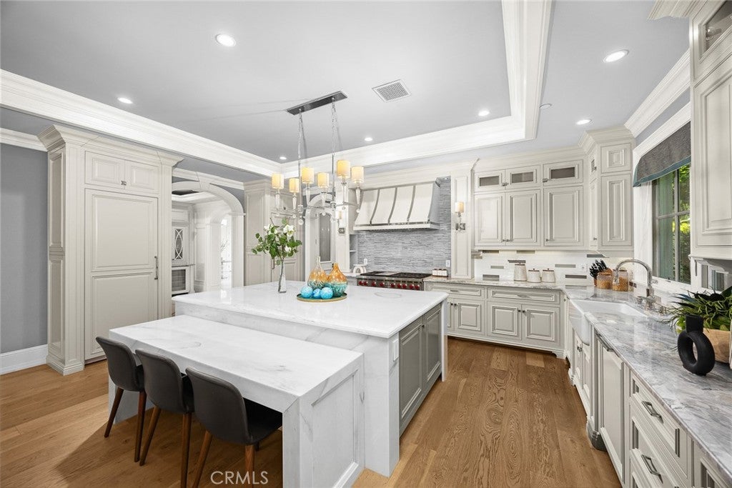 Arcadia, California, 91006, United States, 6 Bedrooms Bedrooms, ,8 BathroomsBathrooms,Residential,Active,1933891