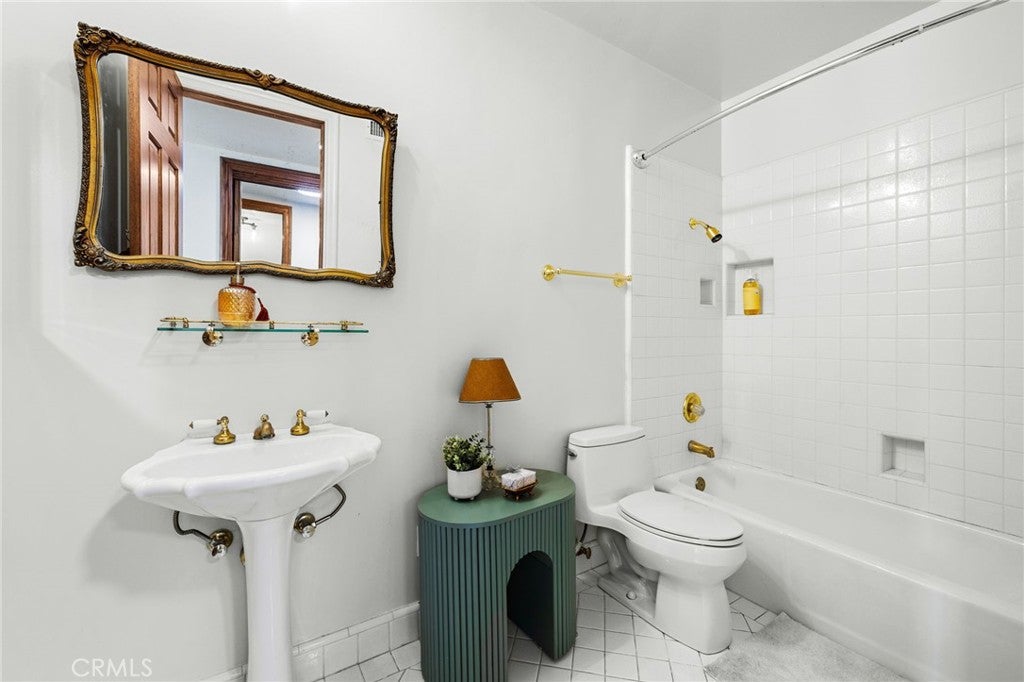 Glendora, California, 91741, United States, 8 Bedrooms Bedrooms, ,7 BathroomsBathrooms,Residential,Active,1900207