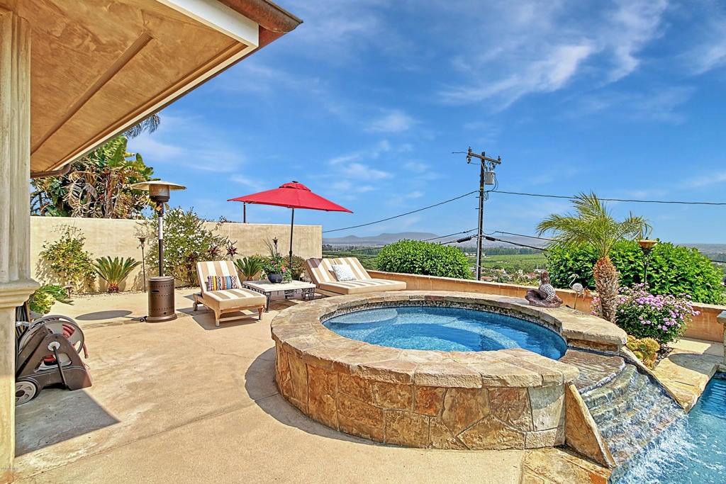 Ventura, California, 93003, United States, 4 Bedrooms Bedrooms, ,4 BathroomsBathrooms,Residential,Active,1944051