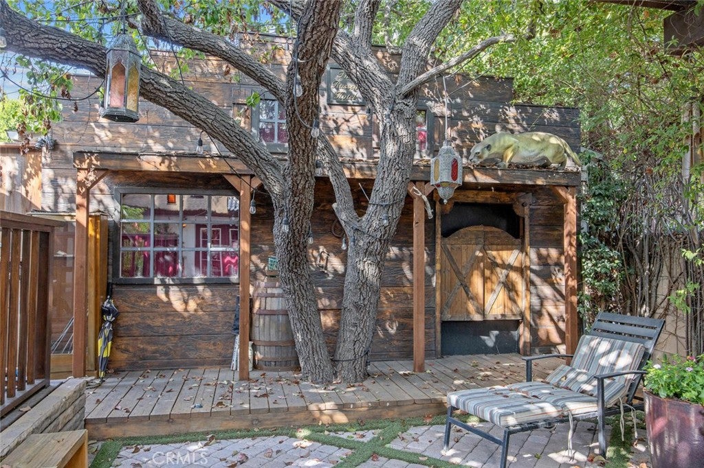 North Hollywood, California, 91602, United States, 4 Bedrooms Bedrooms, ,2 BathroomsBathrooms,Residential,Active,1954309