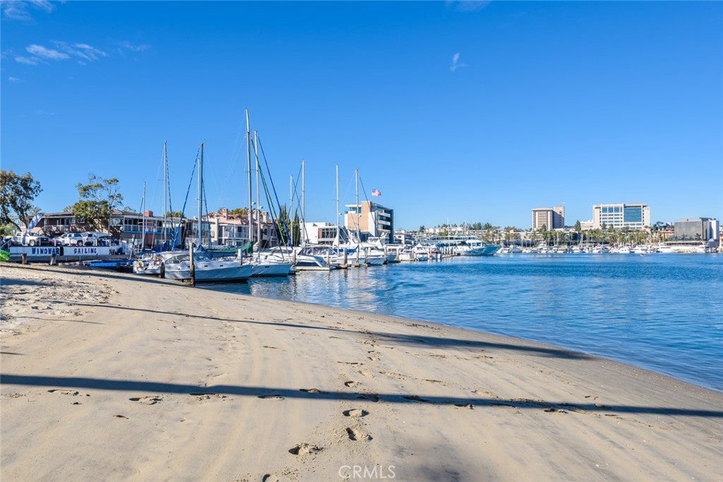 Newport Beach, California, 92663, United States, ,5 BathroomsBathrooms,Residential,Active,1762822