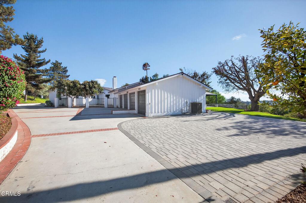 Camarillo, California, 93010, United States, 4 Bedrooms Bedrooms, ,5 BathroomsBathrooms,Residential,Active,1944013