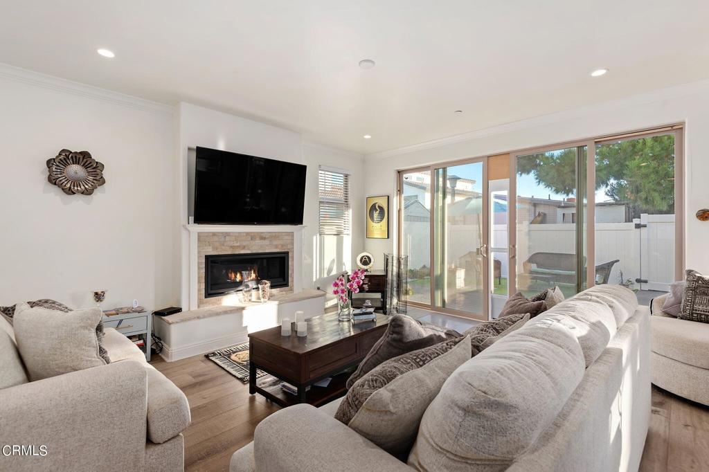 Oxnard, California, 93035, United States, 4 Bedrooms Bedrooms, ,5 BathroomsBathrooms,Residential,Active,1869114