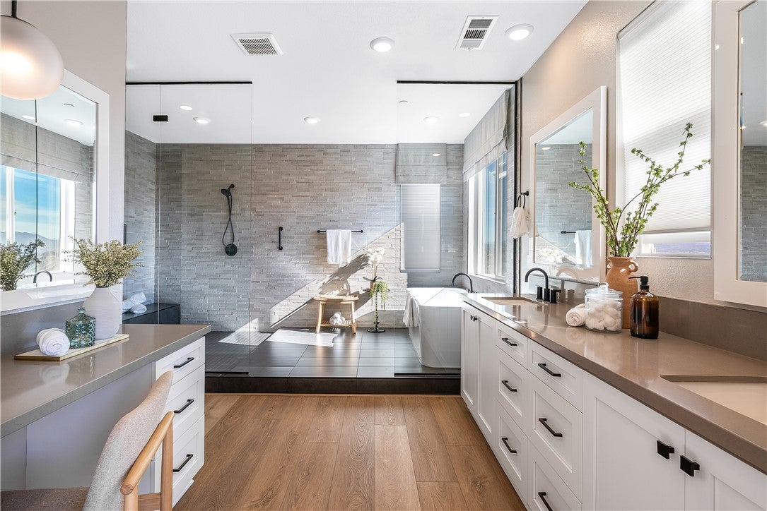 Castaic, California, 91384, United States, 6 Bedrooms Bedrooms, ,6 BathroomsBathrooms,Residential,Active,2006979