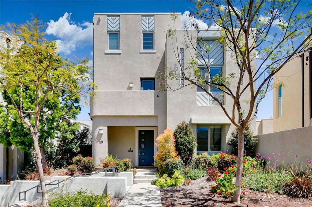 Irvine, California, 92618, United States, 3 Bedrooms Bedrooms, ,3 BathroomsBathrooms,Residential,Active,1942374