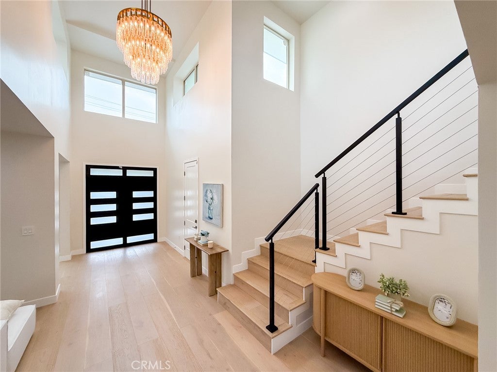 Pasadena, California, 91107, United States, 7 Bedrooms Bedrooms, ,8 BathroomsBathrooms,Residential,Active,1944066