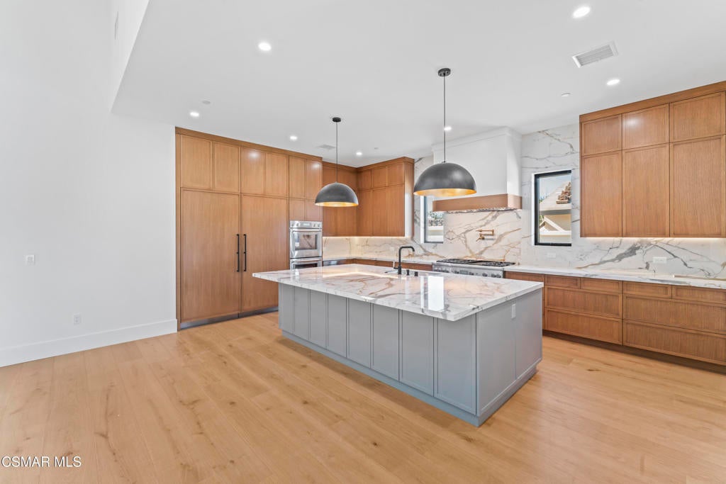 Camarillo, California, 93010, United States, 6 Bedrooms Bedrooms, ,7 BathroomsBathrooms,Residential,Active,2013156