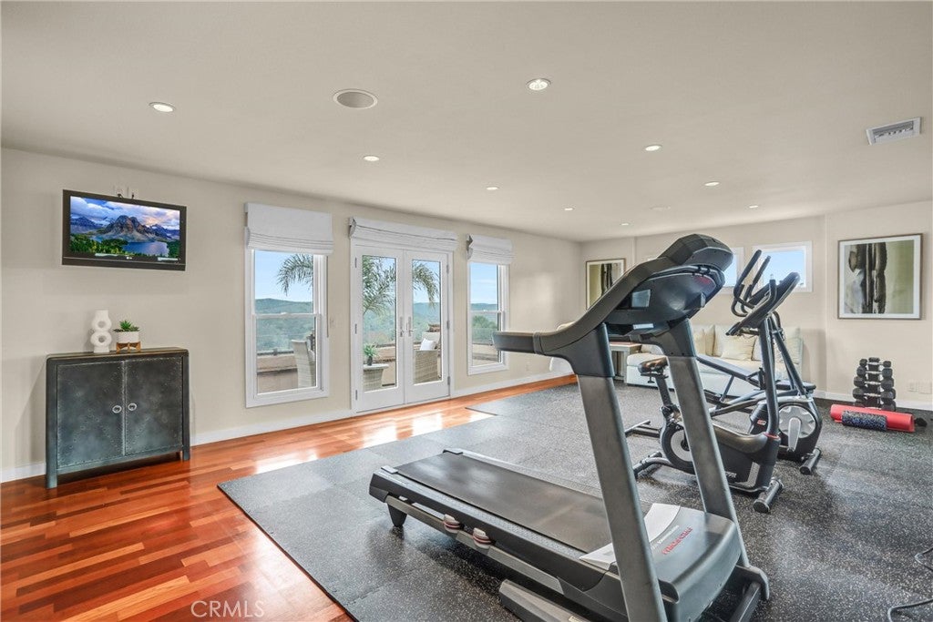 Anaheim, California, 92807, United States, 6 Bedrooms Bedrooms, ,5 BathroomsBathrooms,Residential,Active,2006989