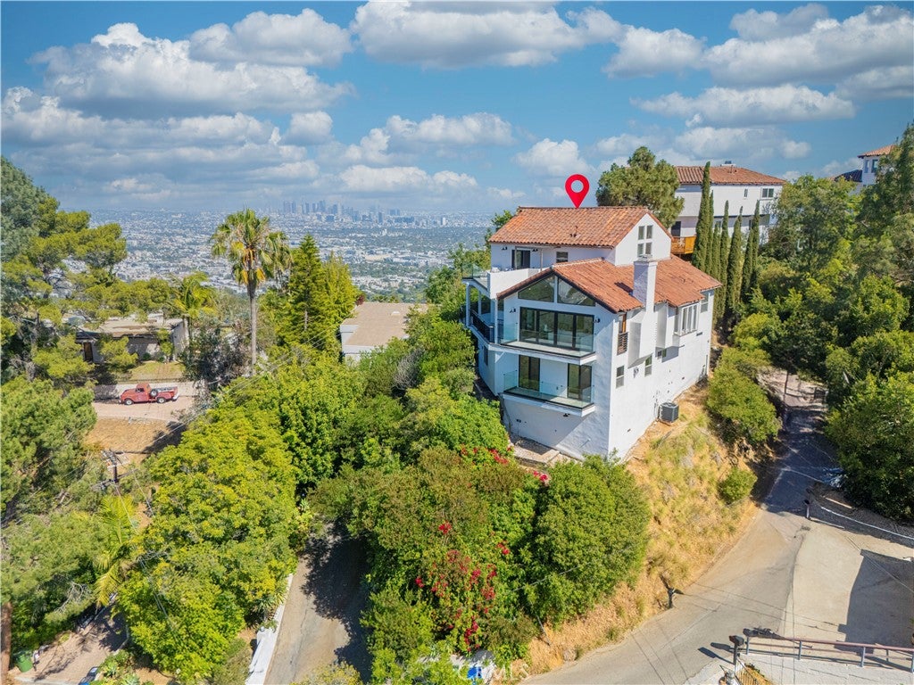 Los Angeles, California, 90046, United States, 3 Bedrooms Bedrooms, ,4 BathroomsBathrooms,Residential,Active,1862862
