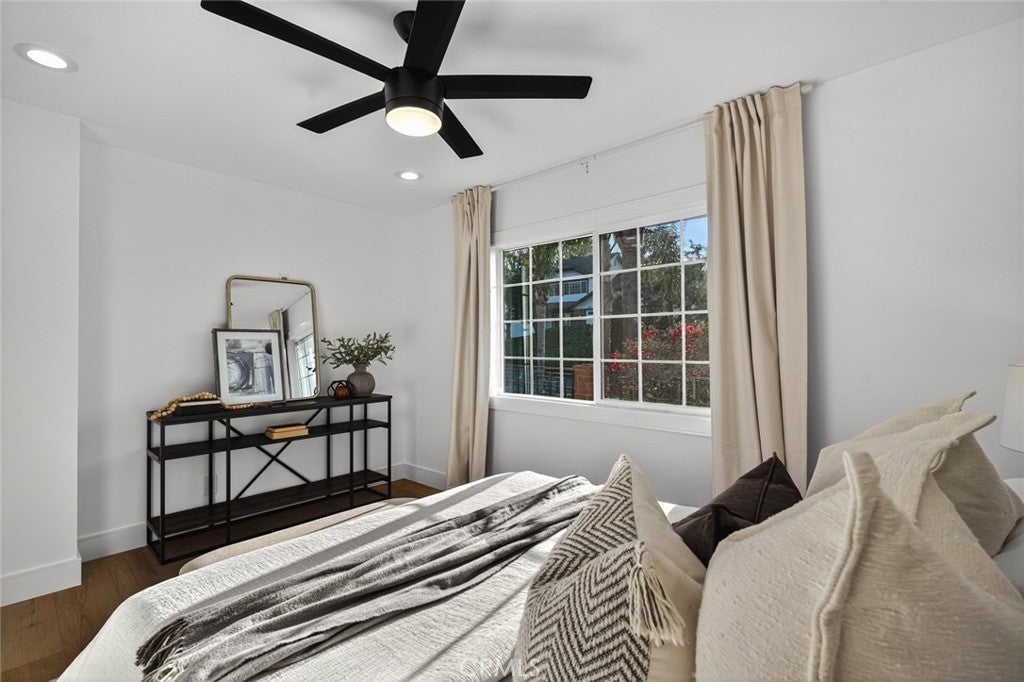 Anaheim, California, 92807, United States, 4 Bedrooms Bedrooms, ,3 BathroomsBathrooms,Residential,Active,1990042