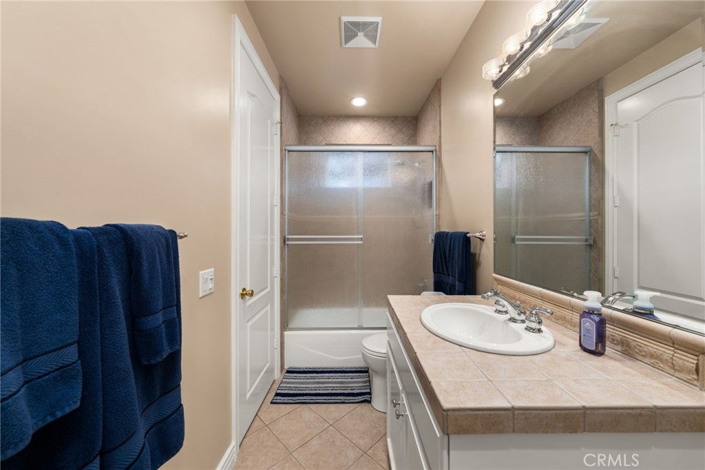 Corona, California, 92881, United States, 4 Bedrooms Bedrooms, ,5 BathroomsBathrooms,Residential,Active,1810439