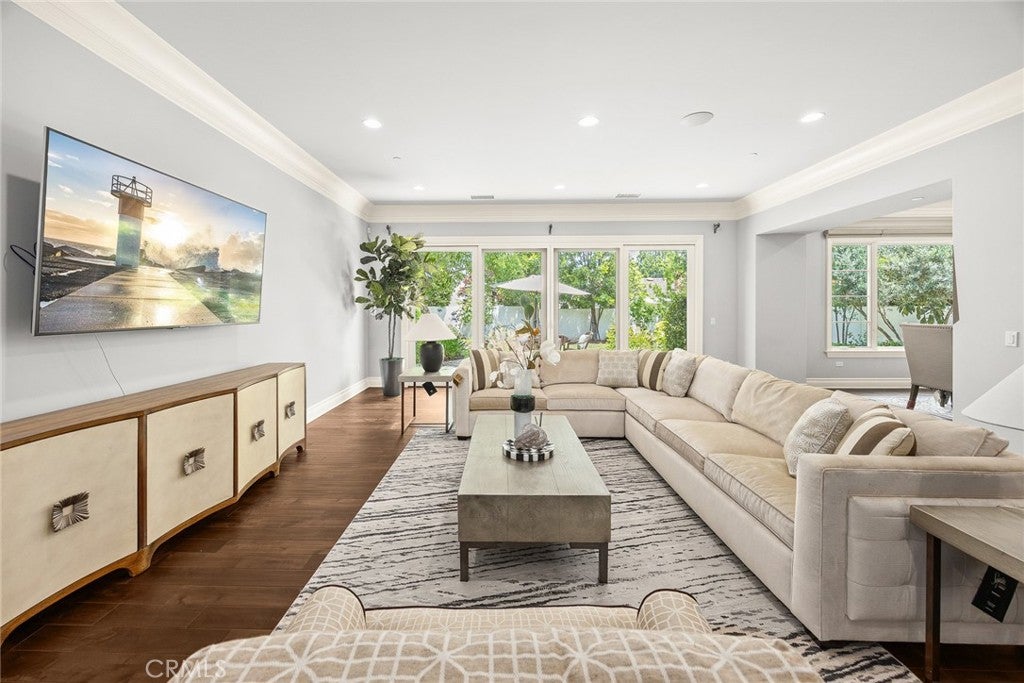 Arcadia, California, 91006, United States, 5 Bedrooms Bedrooms, ,6 BathroomsBathrooms,Residential,Active,1859344