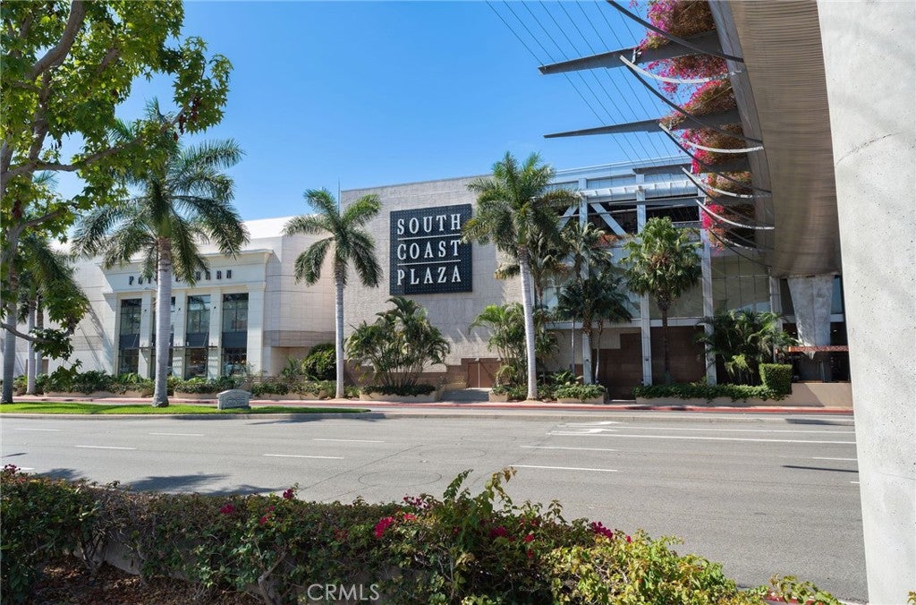 Costa Mesa, California, 92627, United States, 4 Bedrooms Bedrooms, ,3 BathroomsBathrooms,Residential,Contingent,1986895