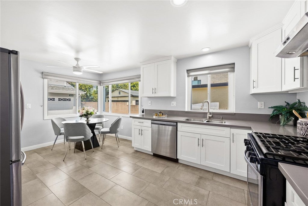 Los Angeles, California, 90034, United States, 5 Bedrooms Bedrooms, ,5 BathroomsBathrooms,Residential,Active,1899242