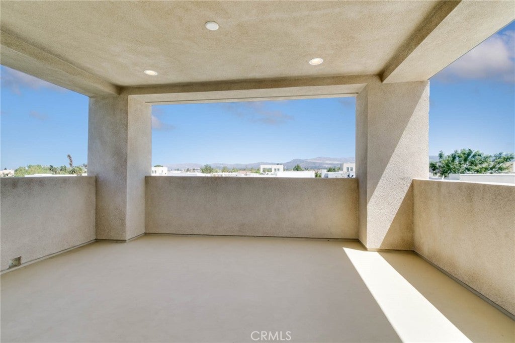 Irvine, California, 92618, United States, 3 Bedrooms Bedrooms, ,3 BathroomsBathrooms,Residential,Active,1942374