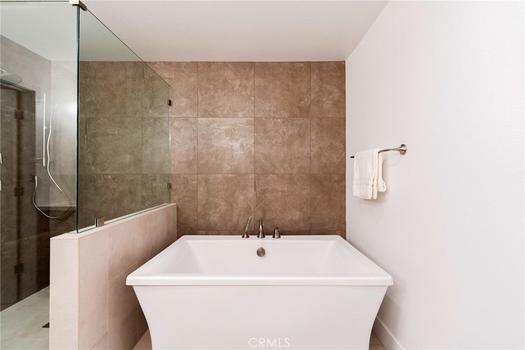 Corona Del Mar, California, 92625, United States, 3 Bedrooms Bedrooms, ,2 BathroomsBathrooms,Residential,Active,1863288