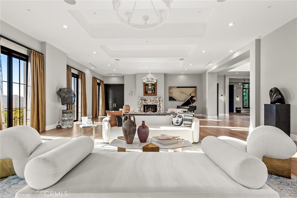 Los Angeles, California, 90077, United States, 8 Bedrooms Bedrooms, ,12 BathroomsBathrooms,Residential,Active,1905105