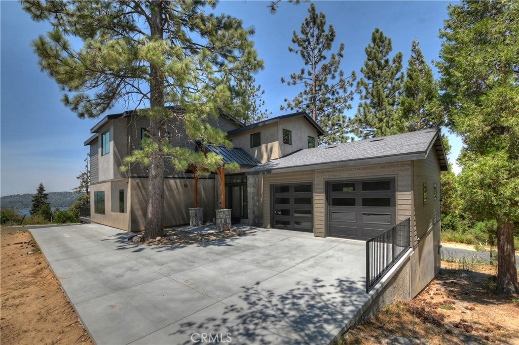 Lake Arrowhead, California, 92352, United States, 3 Bedrooms Bedrooms, ,3 BathroomsBathrooms,Residential,Active,1972160