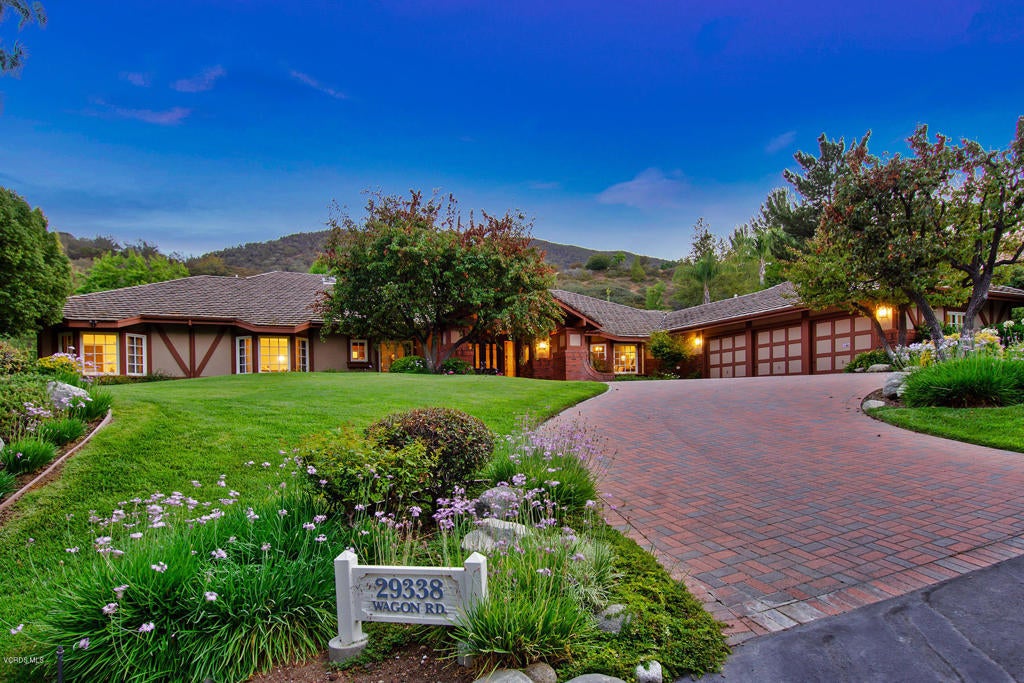 Agoura Hills, California, 91301, United States, 5 Bedrooms Bedrooms, ,5 BathroomsBathrooms,Residential,Active,2012898