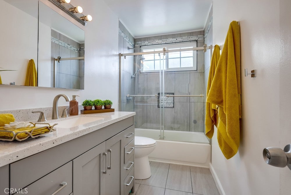 Garden Grove, California, 92845, United States, 5 Bedrooms Bedrooms, ,2 BathroomsBathrooms,Residential,Active,1927673
