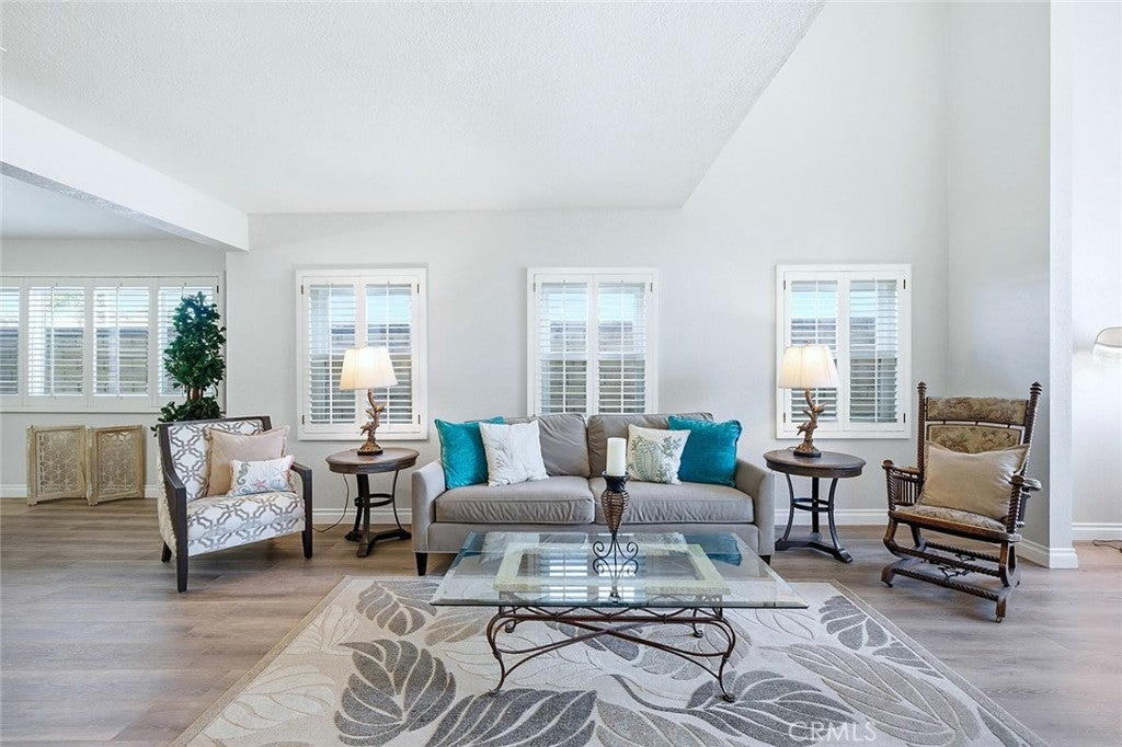 Seal Beach, California, 90740, United States, 4 Bedrooms Bedrooms, ,3 BathroomsBathrooms,Residential,Active,2010555