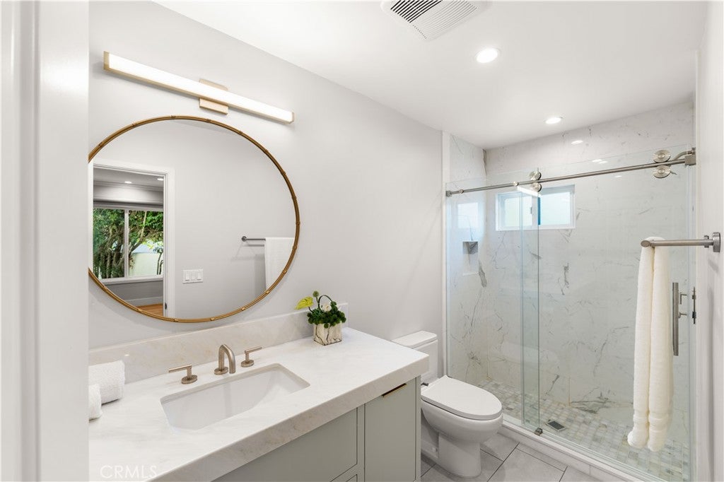 Pasadena, California, 91107, United States, 5 Bedrooms Bedrooms, ,6 BathroomsBathrooms,Residential,Active,1941367