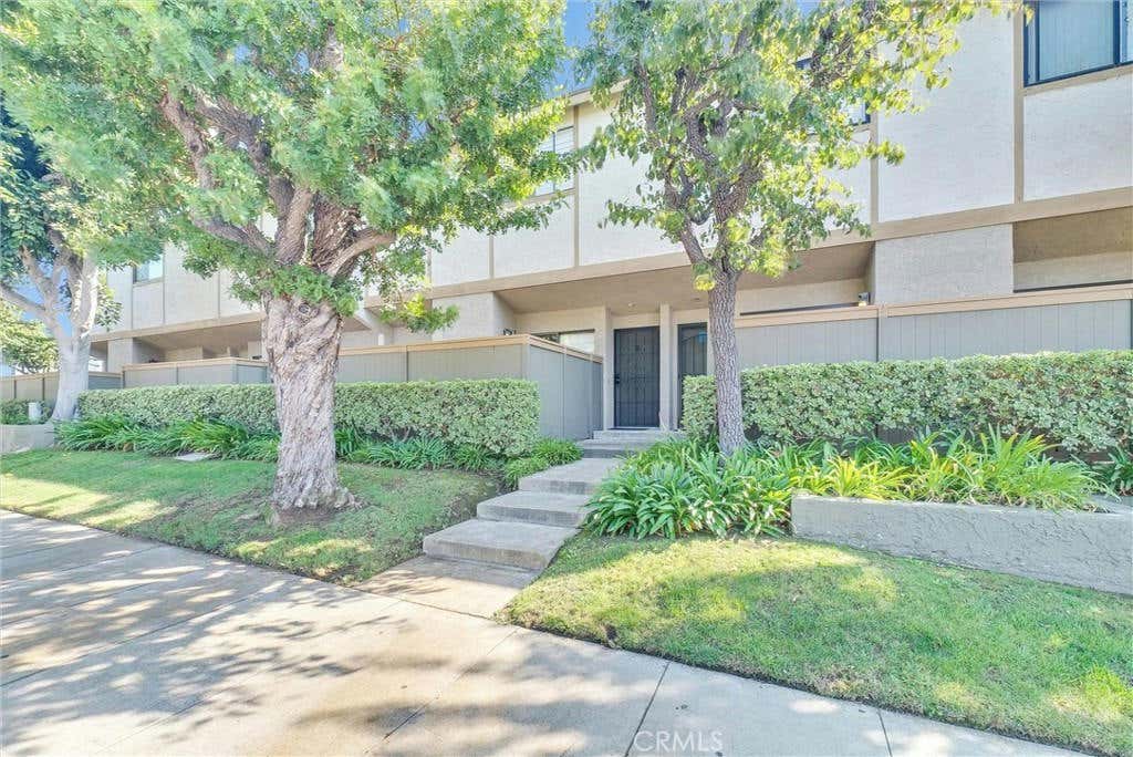 2000 W PALMYRA AVE APT 2, ORANGE, CA 92868, photo 1 of 42