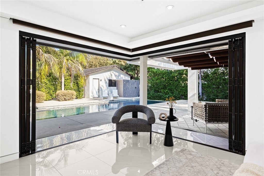 San Marino, California, 91108, United States, 4 Bedrooms Bedrooms, ,4 BathroomsBathrooms,Residential,Active,1909089
