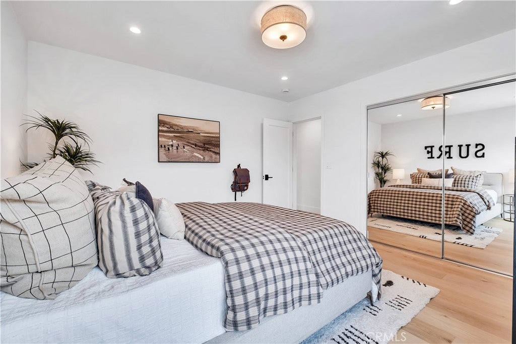 Redondo Beach, California, 90277, United States, 4 Bedrooms Bedrooms, ,3 BathroomsBathrooms,Residential,Active,1990651