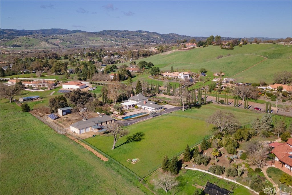 Paso Robles, California, 93446, United States, 4 Bedrooms Bedrooms, ,5 BathroomsBathrooms,Residential,Active,2016421