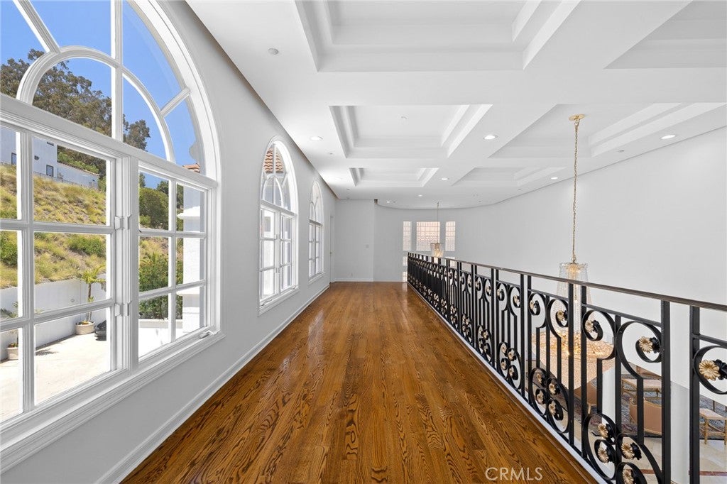 Glendale, California, 91206, United States, 5 Bedrooms Bedrooms, ,6 BathroomsBathrooms,Residential,Active,1941392