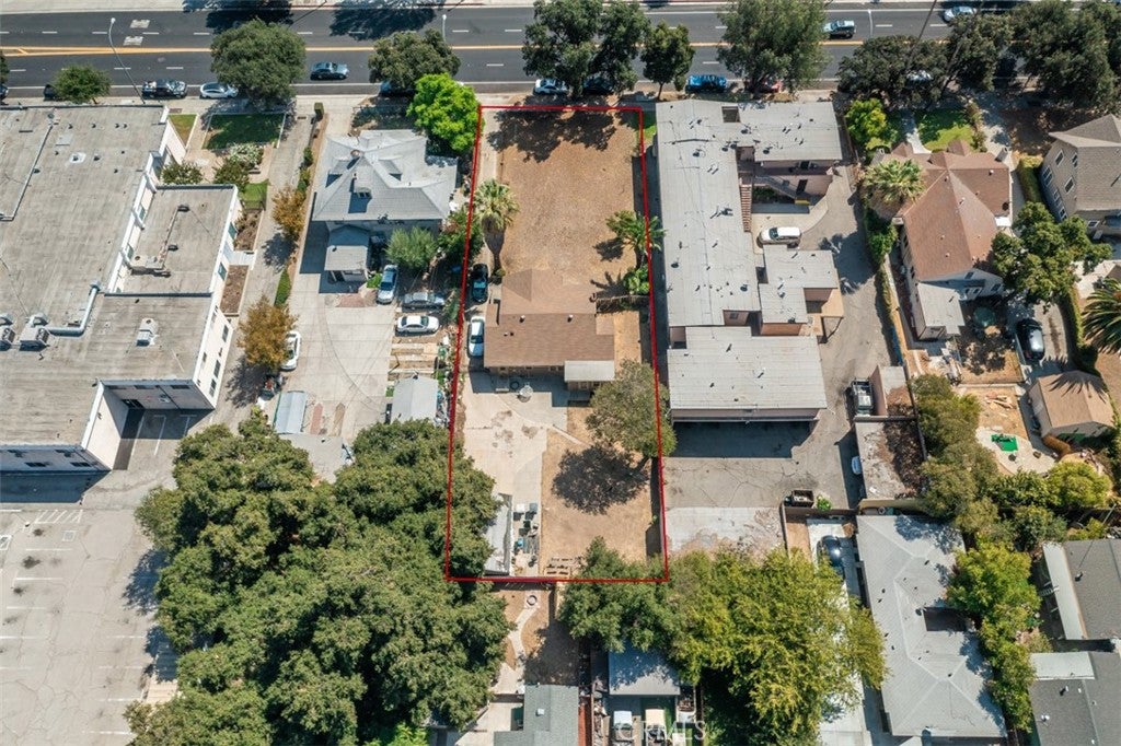 Pasadena, California, 91103, United States, 2 Bedrooms Bedrooms, ,2 BathroomsBathrooms,Residential,Active,2007959