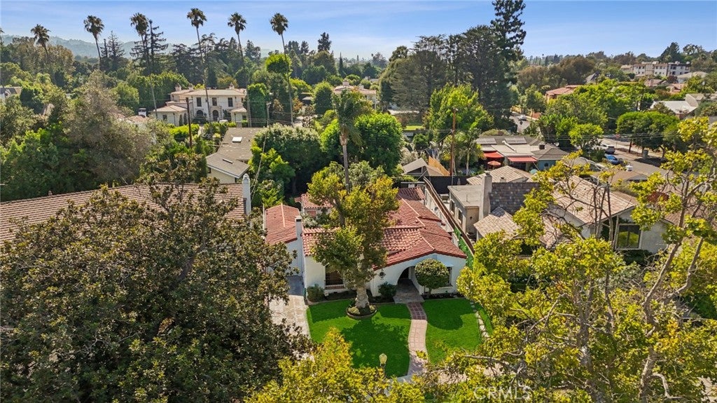North Hollywood, California, 91602, United States, 3 Bedrooms Bedrooms, ,2 BathroomsBathrooms,Residential,Active,1914796