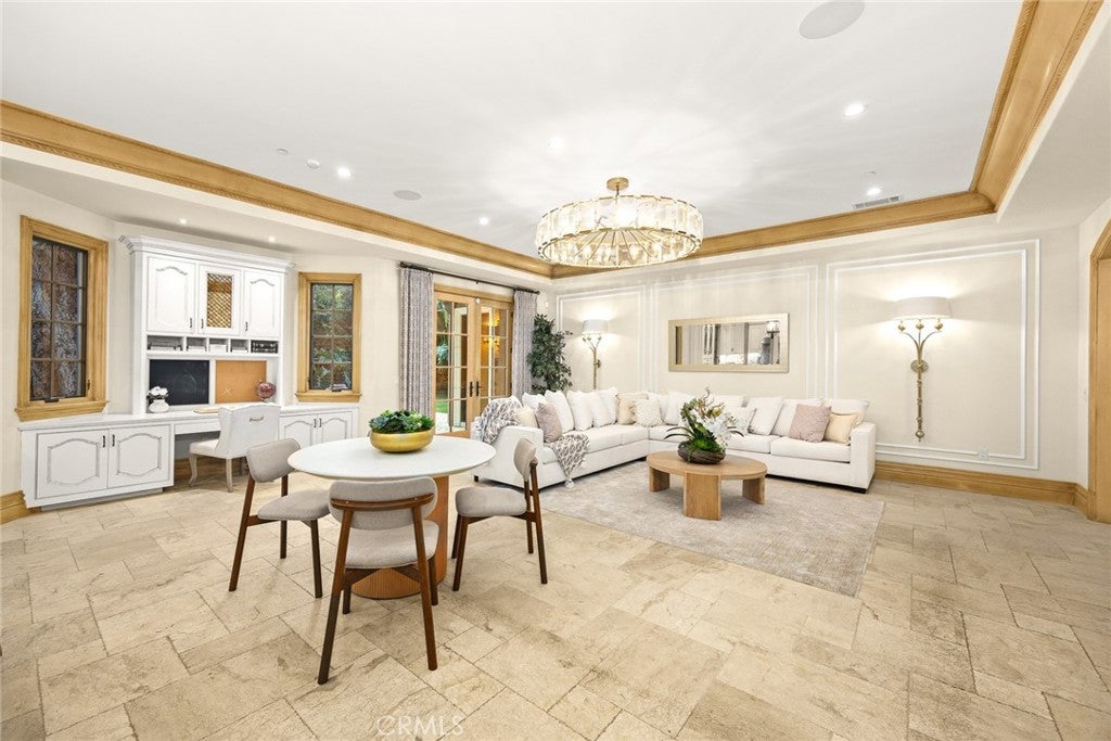 Arcadia, California, 91007, United States, 4 Bedrooms Bedrooms, ,5 BathroomsBathrooms,Residential,Active,1968391