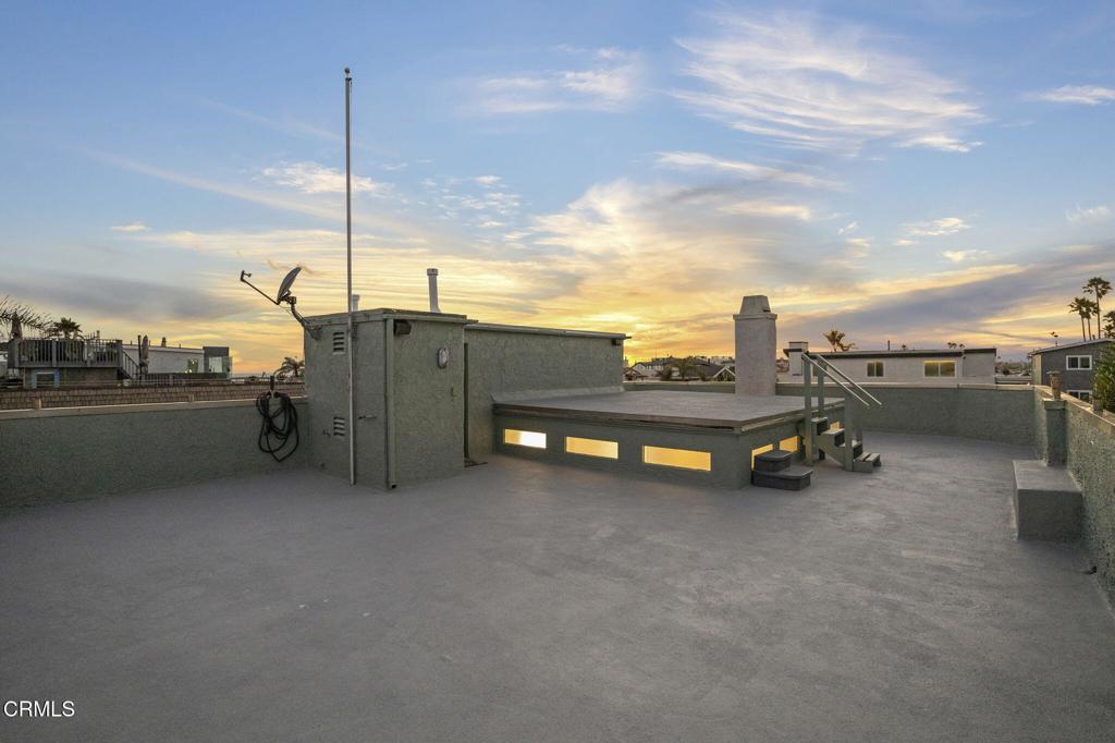 Oxnard, California, 93035, United States, ,3 BathroomsBathrooms,Residential,Active,1894775