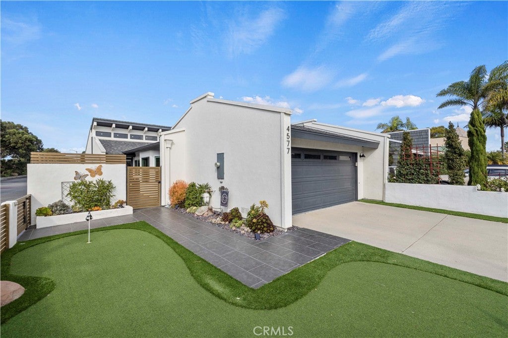 Oxnard, California, 93035, United States, 2 Bedrooms Bedrooms, ,2 BathroomsBathrooms,Residential,Active,2012806