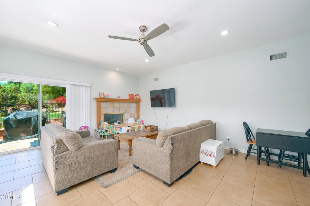 Camarillo, California, 93012, United States, 6 Bedrooms Bedrooms, ,4 BathroomsBathrooms,Residential,Active,1952615