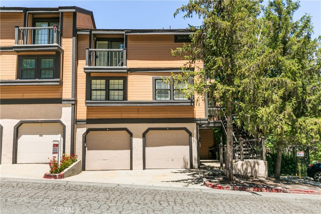 Lake Arrowhead, California, 92352, United States, 2 Bedrooms Bedrooms, ,3 BathroomsBathrooms,Residential,Active,1908134