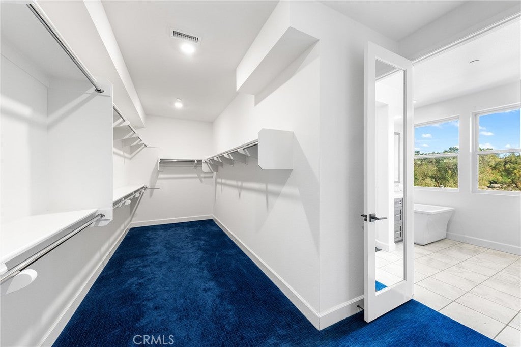 Lake Forest, California, 92630, United States, 5 Bedrooms Bedrooms, ,6 BathroomsBathrooms,Residential,Active,1801044