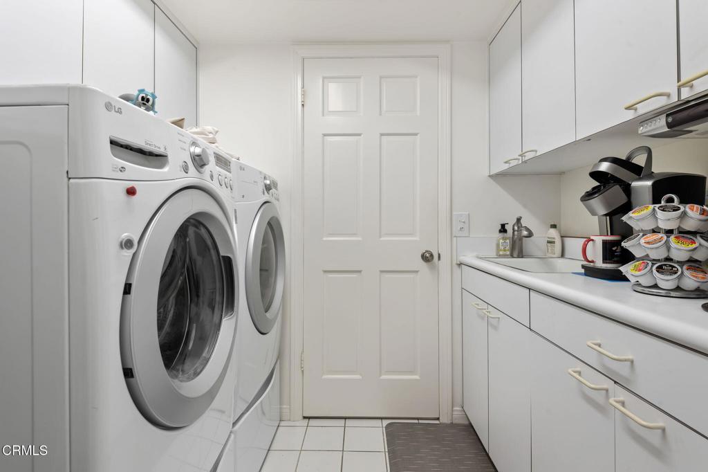 Ventura, California, 93001, United States, ,4 BathroomsBathrooms,Residential,Active,1853317