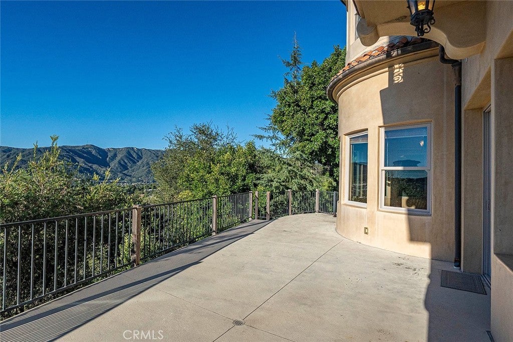 La Canada Flintridge, California, 91011, United States, 4 Bedrooms Bedrooms, ,5 BathroomsBathrooms,Residential,Active,2014608