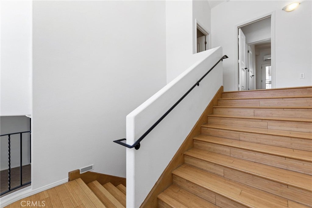 Chatsworth, California, 91311, United States, 4 Bedrooms Bedrooms, ,4 BathroomsBathrooms,Residential,Active,2011421